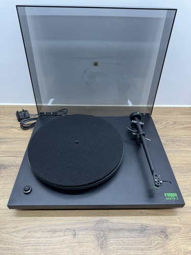 Rega planar turntable - planar,