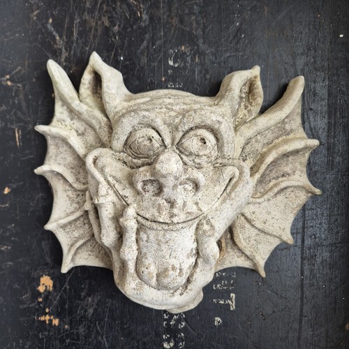 Concrete large gremlin - concrete,