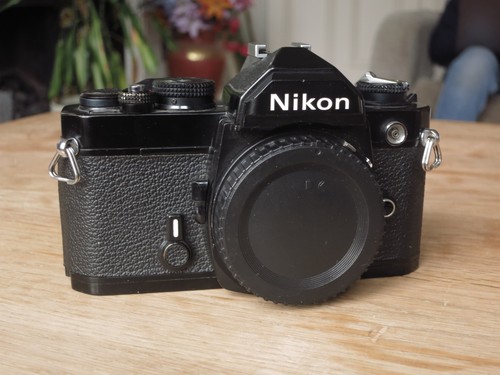 Black nikon 35mm - fm, film