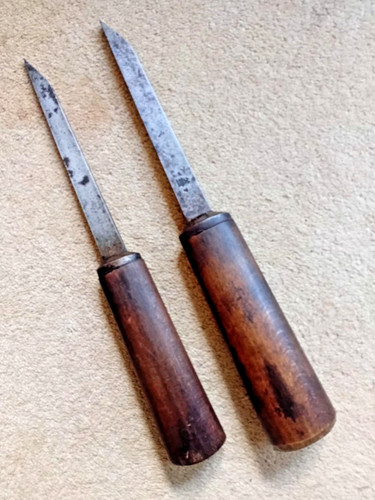 Pair old wf wood - old,