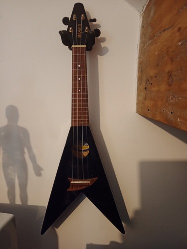 Mahalo flying ukulele black - v,
