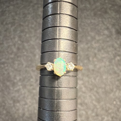 9ct yellow gold oval - 9ct,
