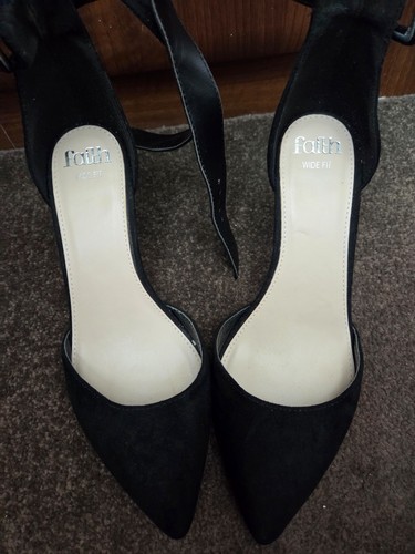 Black heeled shoes - black, faith