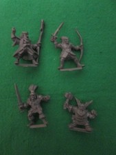 4 X CHARACTER HEROES -