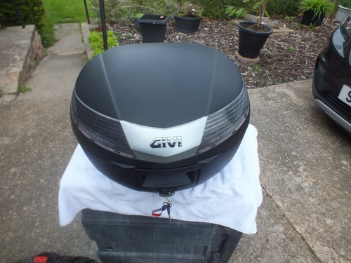 Givi v40 tech top box - givi,