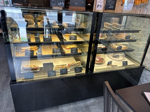 Commercial cake showcase - 2x,