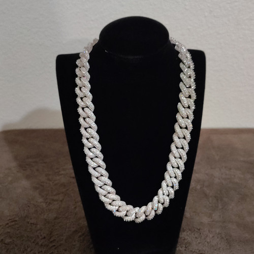 Iced out 18mm - vvs, moissanite