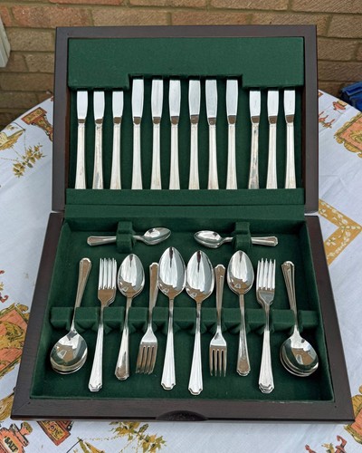 Oneida cutlery canteen - cutlery,