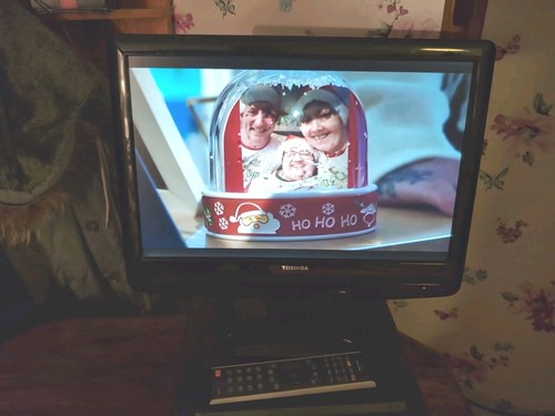 Toshiba lcd colour - 19’’,