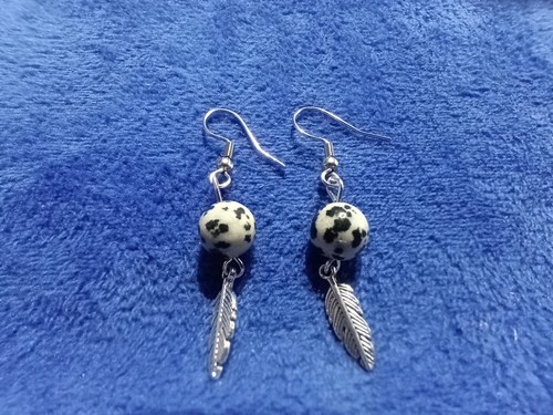 Dalmation jasper bead feather - bead,