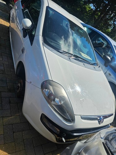 Fiat punto petrol 2011 - 1.2,