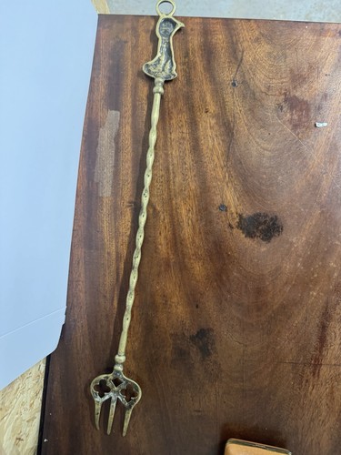 Brass toasting fork - toasting, with
