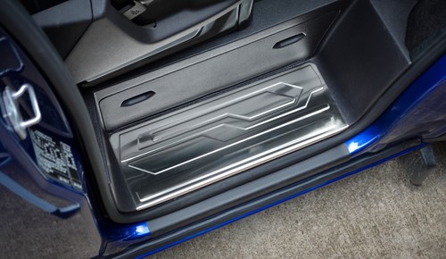 Brushed chrome front - brushed,