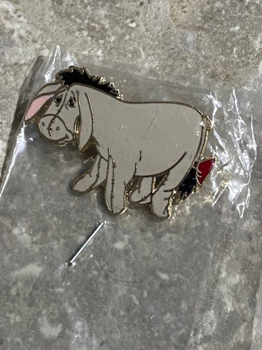 Disney eeyore pin badge - eeyore,