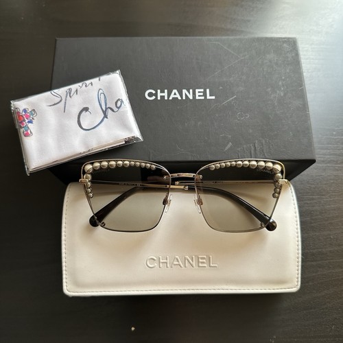Authentic chanel 4235 - authentic, gold