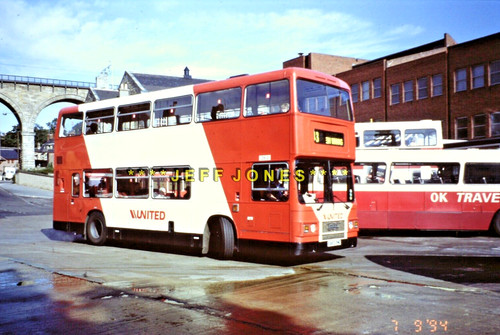 Original 35mm bus slide - bus, 13618-