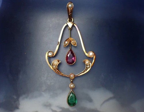 Suffragette emerald ruby - &,