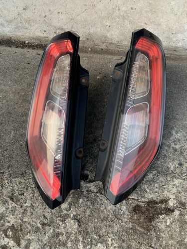 Both rear light units for - rear,