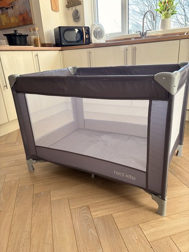 Red kite sleeptight travel cot - red,