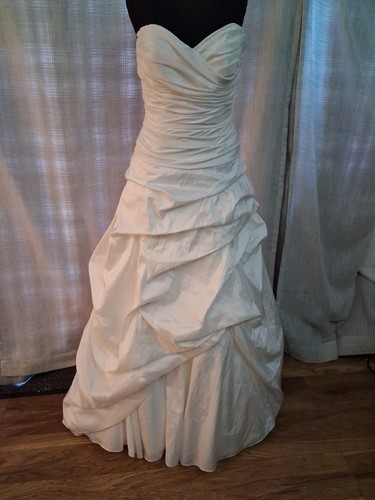 Wedding dress size ivory - wedding,