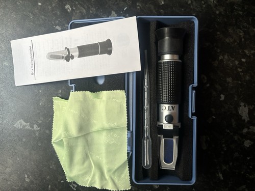 Brix refractometer with - with, atc