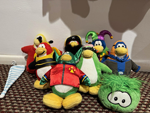 Rare club penguin plush bundle - club,