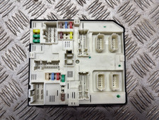 2015 RENAULT MEGANE ELECTRONICS FUSE BOX 284B62069R