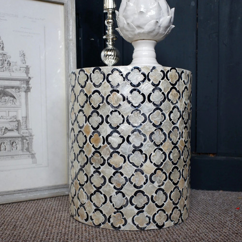 Black white round drum - round,