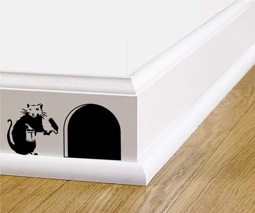 Wall art banksy - rat, skirting