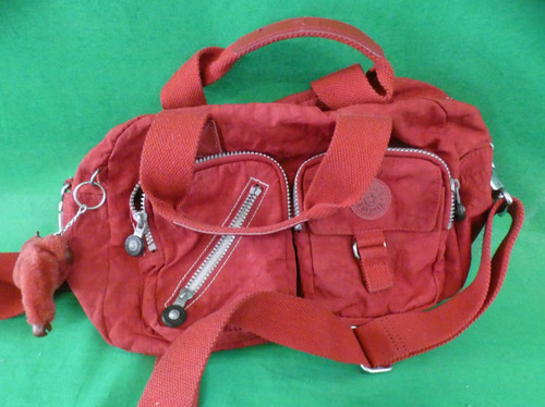 Red kipling defea shoulder - red,