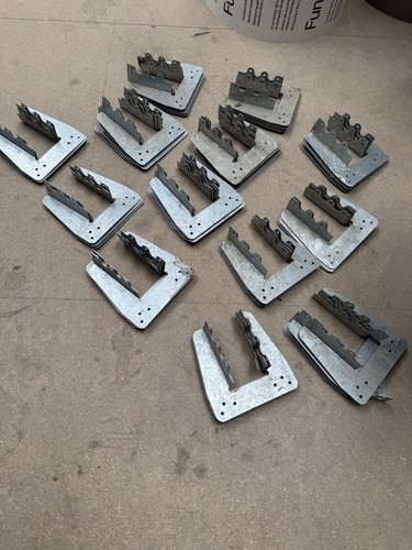 Roofing truss clips - 52,