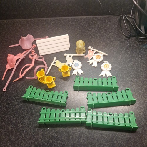 Little pony show - show, stable