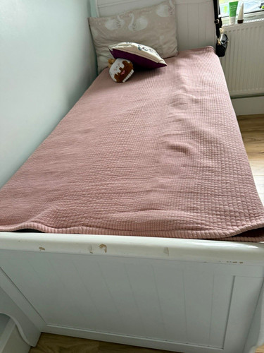 White wooden single daybed - wooden,