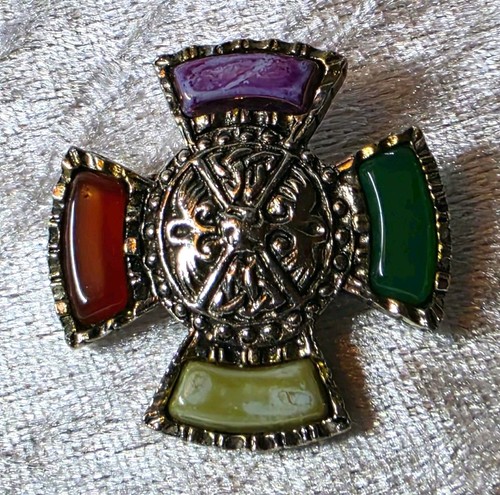 Vibrant scottish brooch feat - vibrant,