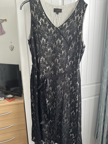 Gorgeous black lace - black,