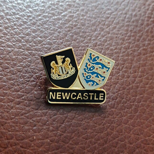 Newcastle united crest enamel - united,