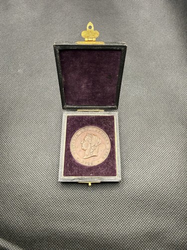 887 queen victoria golden - 887,