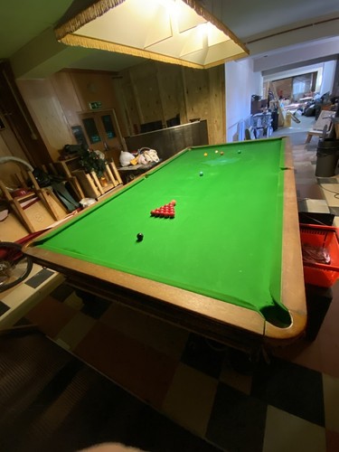 Full size snooker - size,