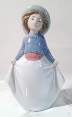 Nao lladro girl - nao, her