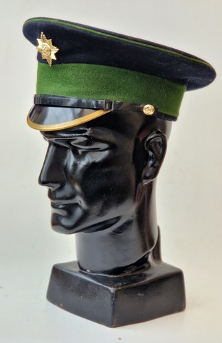 Irish guards peaked cap - ,