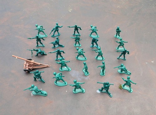 Plastic toy soldiers 32 - toy,