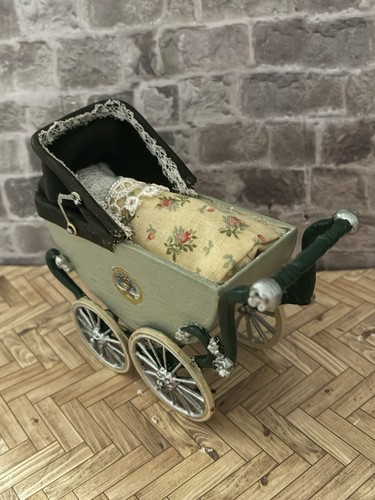 Dolls house scale - 1/12,