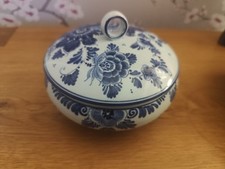 Royal Delft blue candy box /