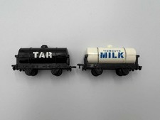 Vintage ERTL Thomas the Tank Engine - Milk & Tar Tankers (1993)