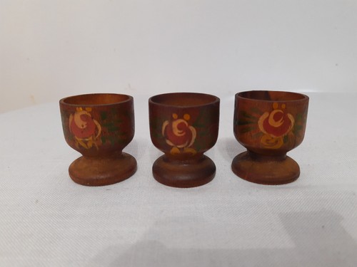 Vintage small wood cups - vintage,