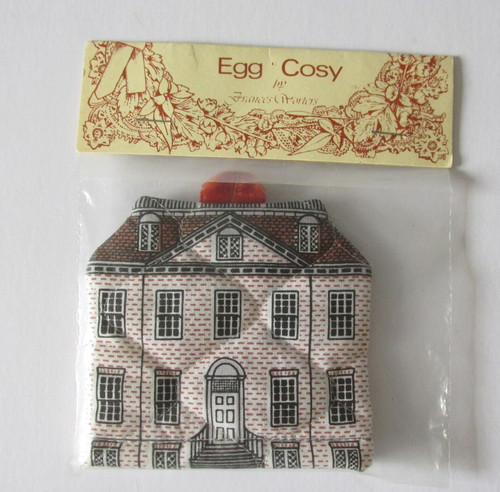 Vintage house quilted egg - vintage, cosy