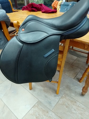 Saddle company jumping - saddle,