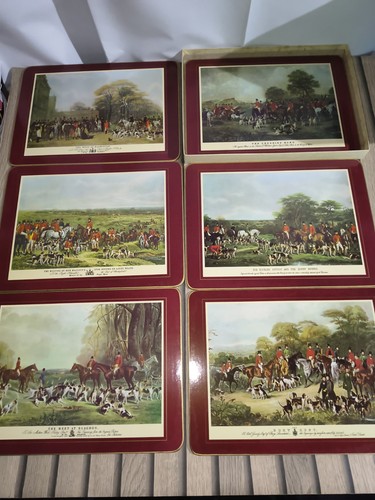Clover leaf table mats - table,