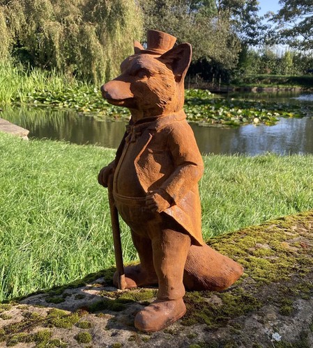 Large metal rusty cast - large, iron