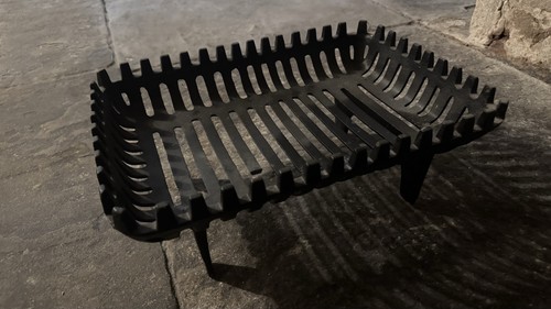 Cast iron fire - fire, basket